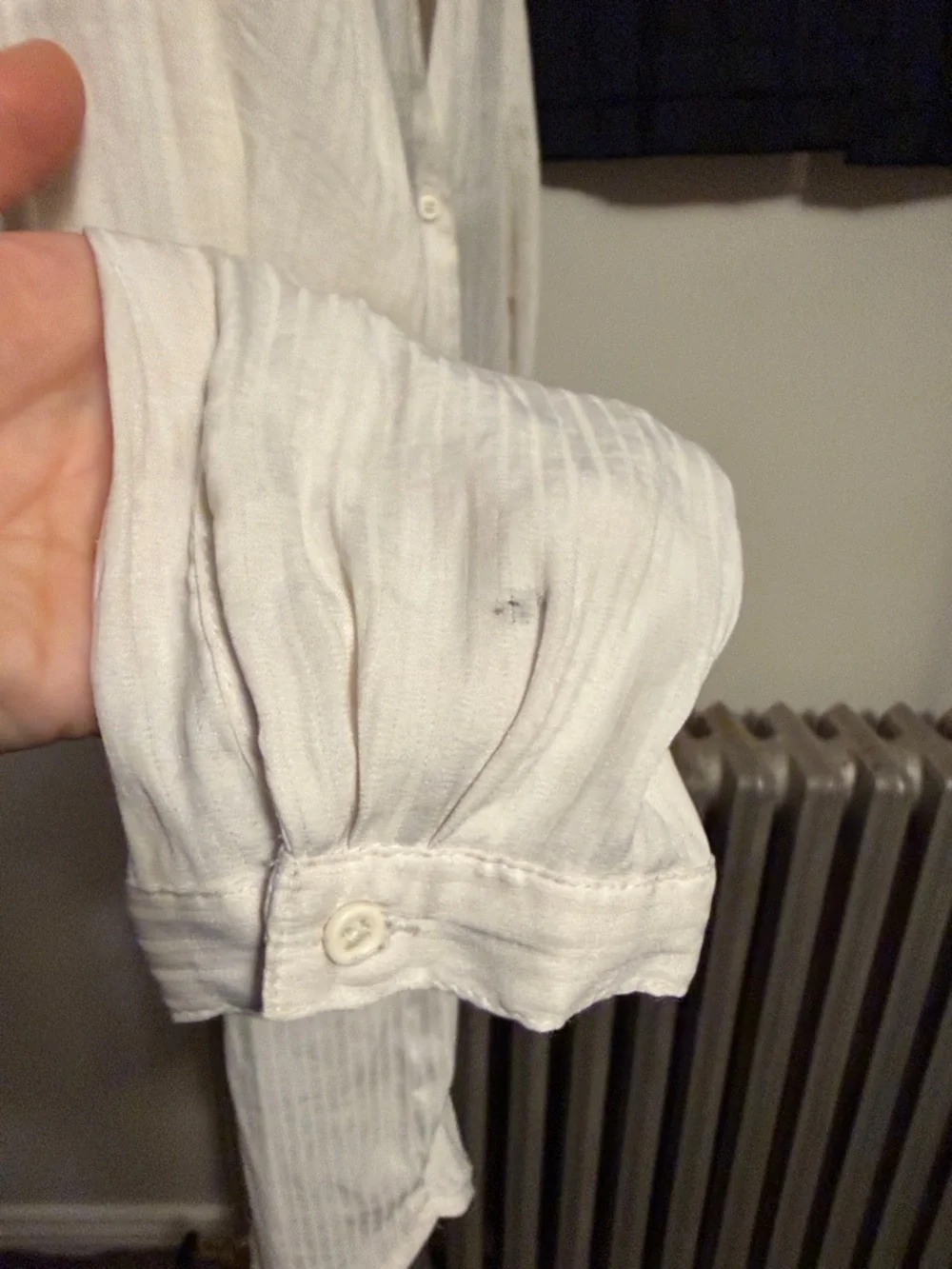 H&M Cream Button-Down Long Sleeve Women's Top - Picture 4 of 4